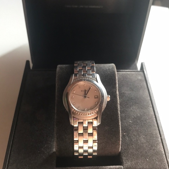 AUTHENTIC **Women's Gucci Diamond Watch** - Picture 2 of 3